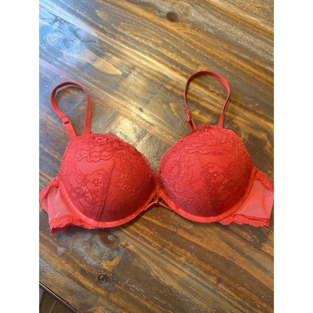 Red Lace Push-Up Bra - Women's Intimates